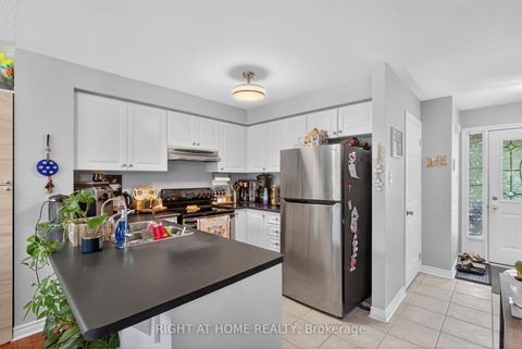 Photo 8 at 3 Player Drive, East Bayfield, Barrie