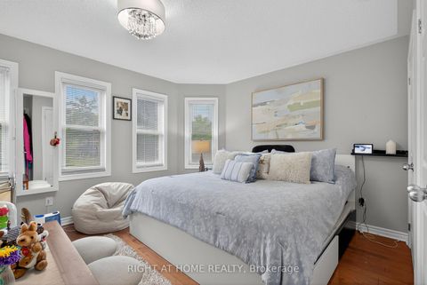 Photo 15 at 3 Player Drive, East Bayfield, Barrie