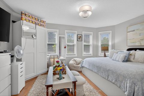 Photo 16 at 3 Player Drive, East Bayfield, Barrie