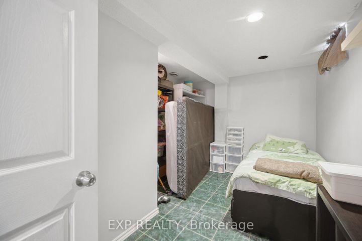 Photo 28 at 70 Embassy Drive, East Woodbridge, Vaughan