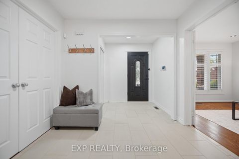 Photo 3 at 70 Embassy Drive, East Woodbridge, Vaughan