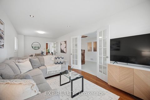 Photo 7 at 70 Embassy Drive, East Woodbridge, Vaughan