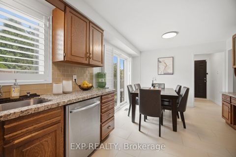 Photo 11 at 70 Embassy Drive, East Woodbridge, Vaughan
