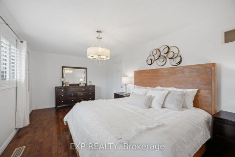 Photo 18 at 70 Embassy Drive, East Woodbridge, Vaughan