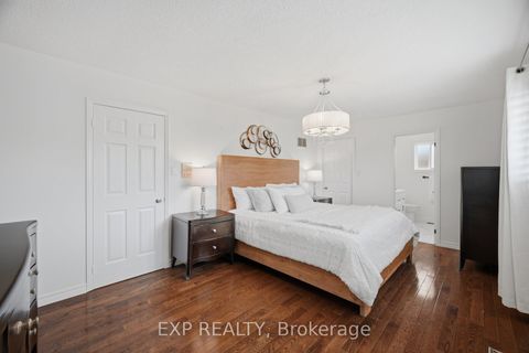 Photo 19 at 70 Embassy Drive, East Woodbridge, Vaughan