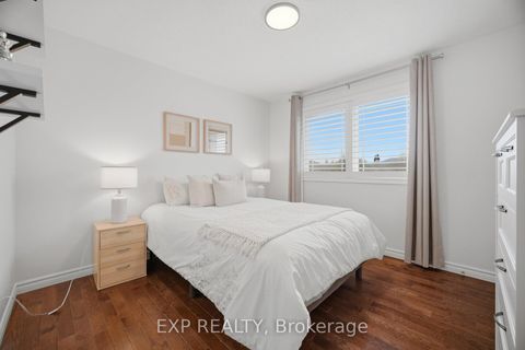Photo 22 at 70 Embassy Drive, East Woodbridge, Vaughan