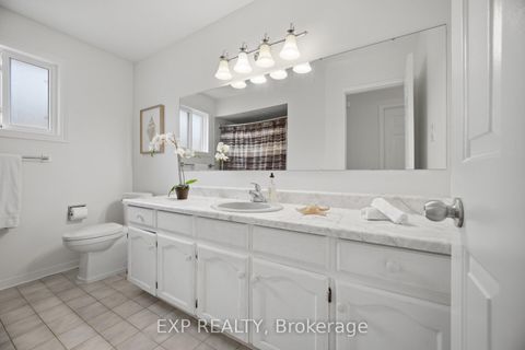 Photo 24 at 70 Embassy Drive, East Woodbridge, Vaughan