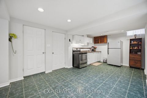Photo 26 at 70 Embassy Drive, East Woodbridge, Vaughan