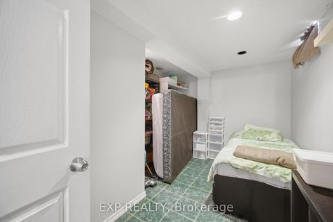 Photo 28 at 70 Embassy Drive, East Woodbridge, Vaughan