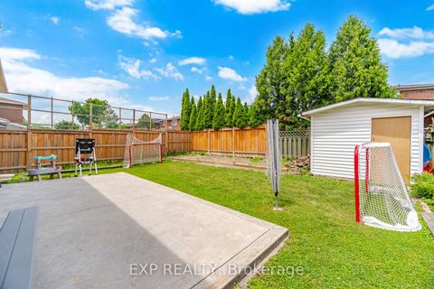 Photo 34 at 70 Embassy Drive, East Woodbridge, Vaughan