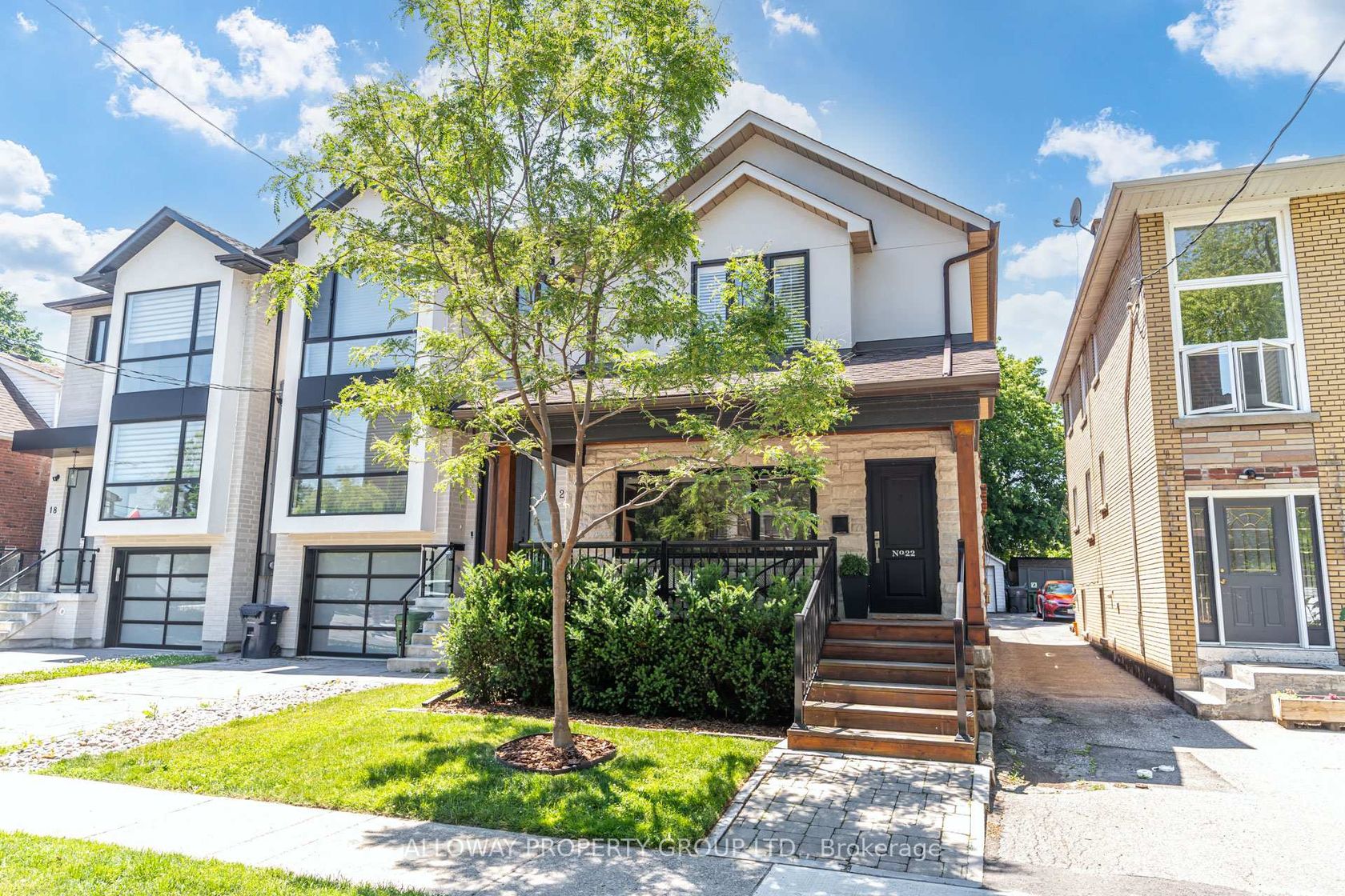 22 Fourth Street, New Toronto, Toronto 