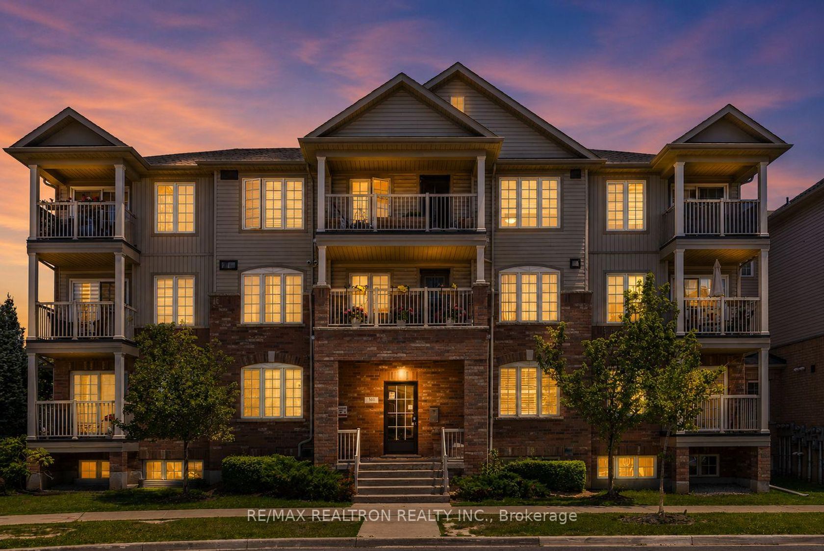 5 - 161 Isaac Devins Boulevard, Pelmo Park W5, Toronto 