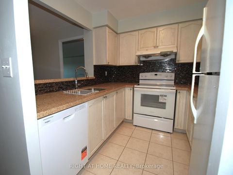 Photo 3 at 1009 - 39 Pemberton Avenue, Newtonbrook East, Toronto