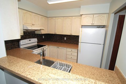 Photo 5 at 1009 - 39 Pemberton Avenue, Newtonbrook East, Toronto