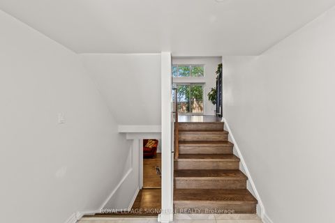 Photo 5 at 62 - 109 Jenny Wren Way, Hillcrest Village, Toronto