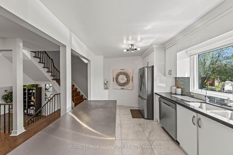 Photo 13 at 62 - 109 Jenny Wren Way, Hillcrest Village, Toronto