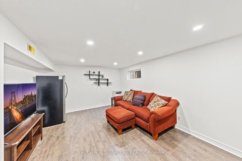 Photo 33 at 62 - 109 Jenny Wren Way, Hillcrest Village, Toronto