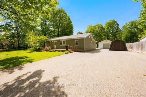 Photo 3 at 781 Edward Street, Rural Innisfil, Innisfil