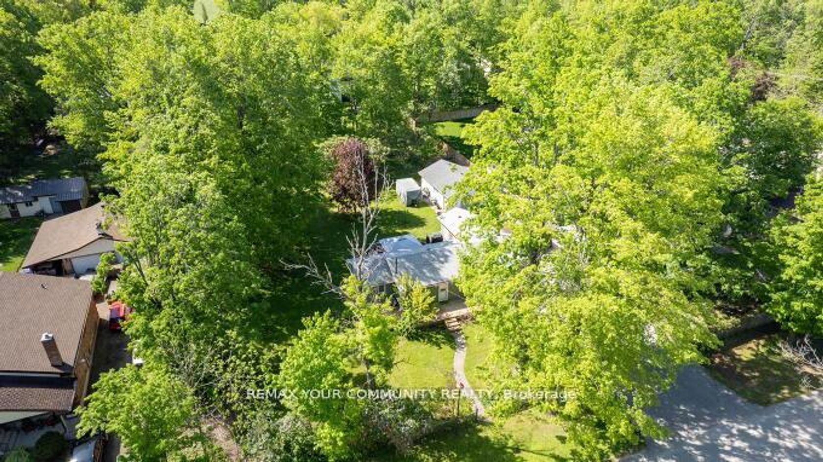 781 Edward Street, Rural Innisfil, Innisfil photo number 2