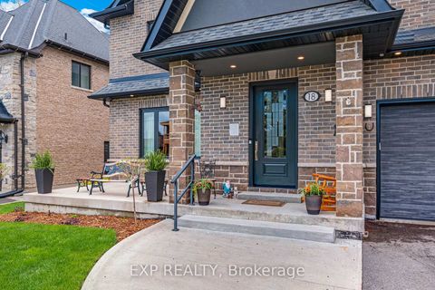 Photo 1 at 18 Gosling Road, Maple, Vaughan