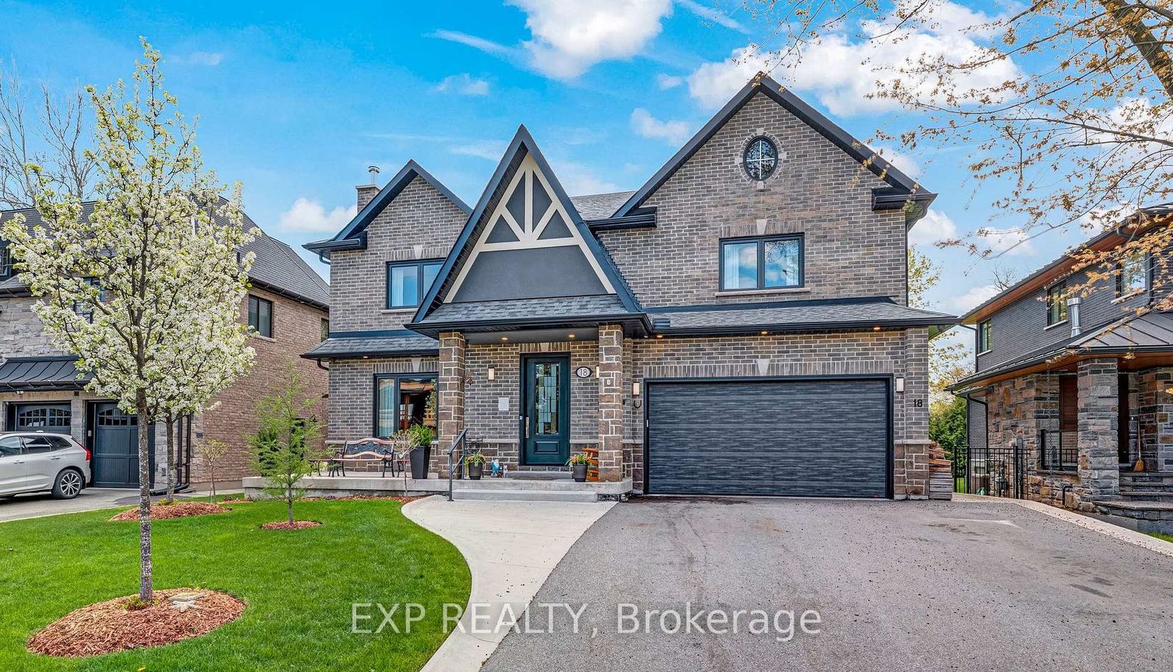 18 Gosling Road, Maple, Vaughan photo number 2