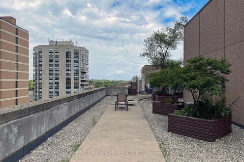 Photo 13 at Ph10 - 447 Walmer Road, Forest Hill South, Toronto