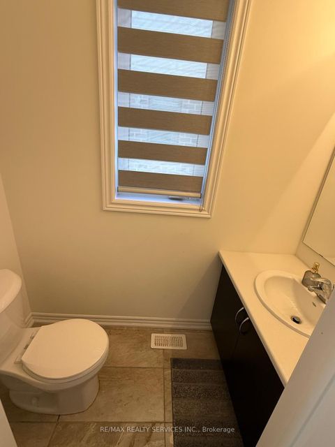 Photo 4 at 39 Prudhoe Terrace, Rural Barrie Southeast, Barrie