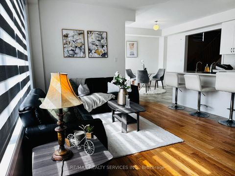 Photo 8 at 39 Prudhoe Terrace, Rural Barrie Southeast, Barrie