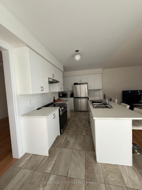 Photo 10 at 39 Prudhoe Terrace, Rural Barrie Southeast, Barrie
