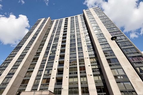 Photo 3 at 501 - 5 Kenneth Avenue, Willowdale East, Toronto