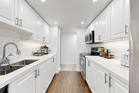 Photo 14 at 501 - 5 Kenneth Avenue, Willowdale East, Toronto