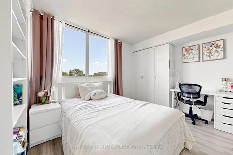 Photo 24 at 501 - 5 Kenneth Avenue, Willowdale East, Toronto