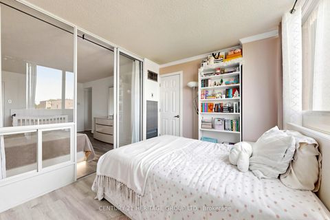 Photo 25 at 501 - 5 Kenneth Avenue, Willowdale East, Toronto