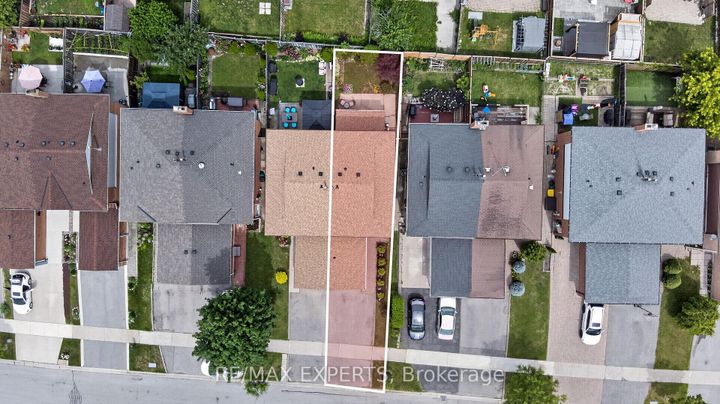 Photo 2 at 112 Andrea Lane, East Woodbridge, Vaughan