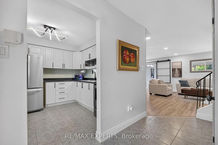 Photo 5 at 112 Andrea Lane, East Woodbridge, Vaughan
