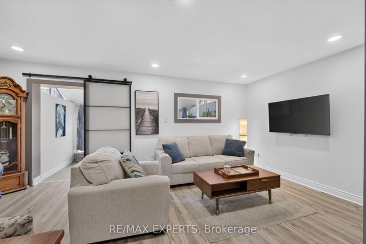 Photo 11 at 112 Andrea Lane, East Woodbridge, Vaughan