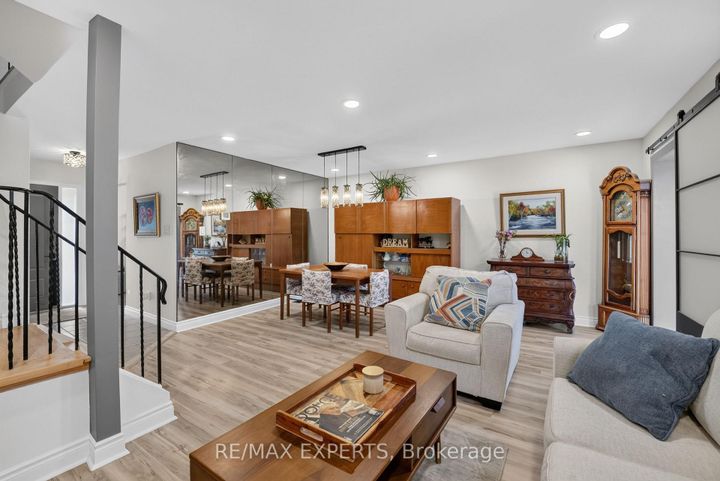 Photo 12 at 112 Andrea Lane, East Woodbridge, Vaughan
