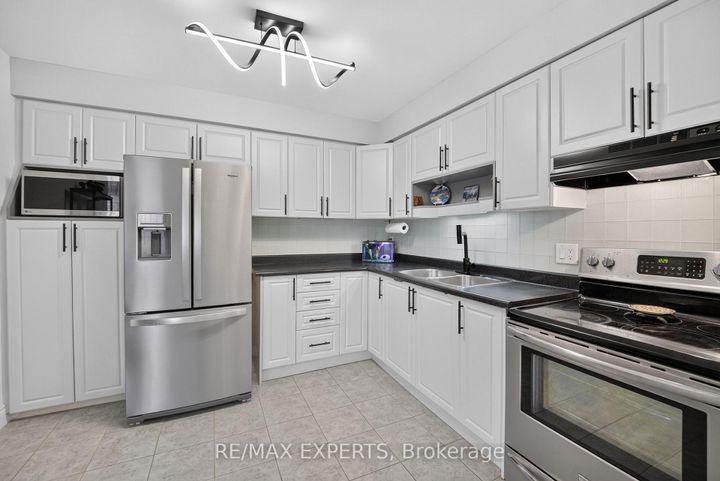Photo 16 at 112 Andrea Lane, East Woodbridge, Vaughan