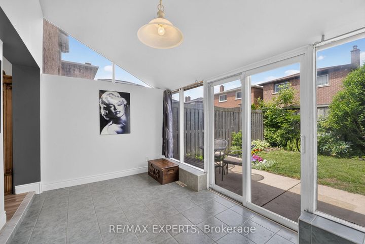 Photo 18 at 112 Andrea Lane, East Woodbridge, Vaughan