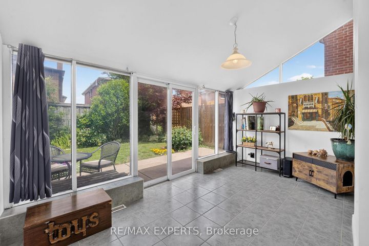 Photo 19 at 112 Andrea Lane, East Woodbridge, Vaughan
