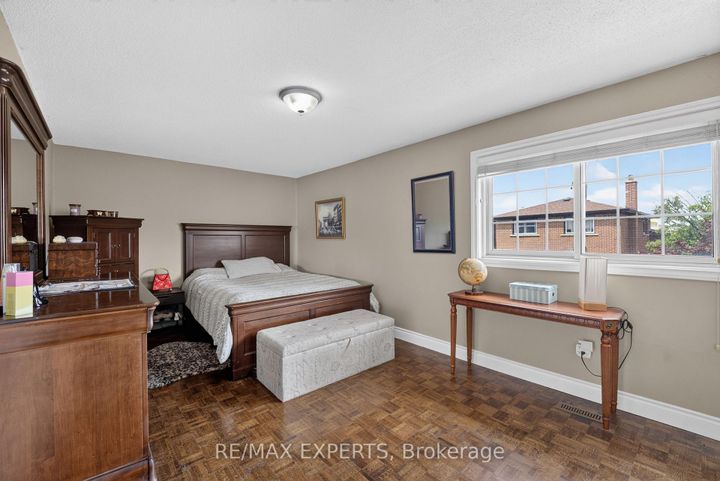 Photo 23 at 112 Andrea Lane, East Woodbridge, Vaughan