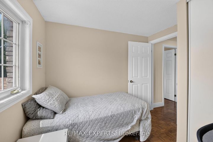 Photo 27 at 112 Andrea Lane, East Woodbridge, Vaughan