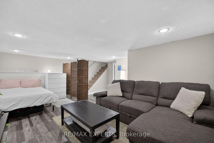 Photo 32 at 112 Andrea Lane, East Woodbridge, Vaughan