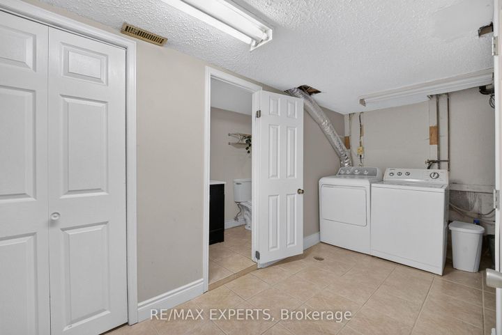 Photo 37 at 112 Andrea Lane, East Woodbridge, Vaughan