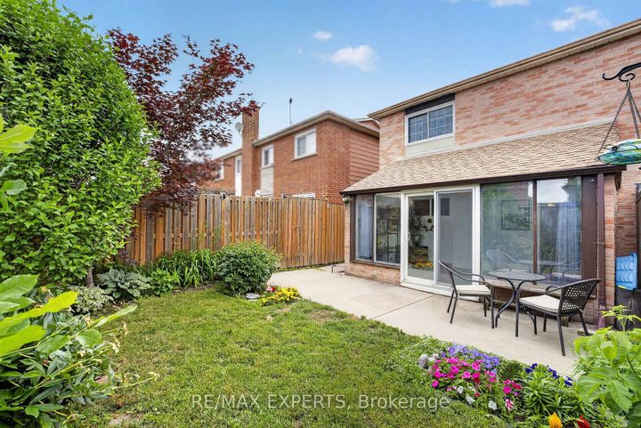 Photo 39 at 112 Andrea Lane, East Woodbridge, Vaughan