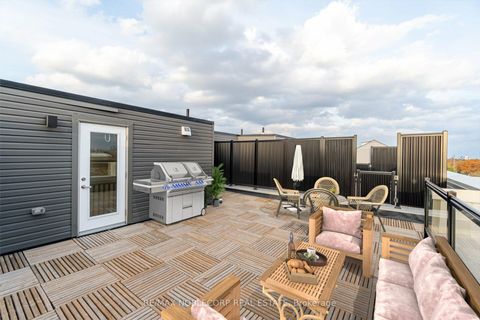 Photo 24 at 22 - 39 John Perkins Bull Drive, CFB, Toronto