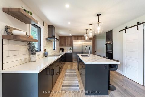 Photo 6 at 223A Hickory Lane, Bayshore, Barrie