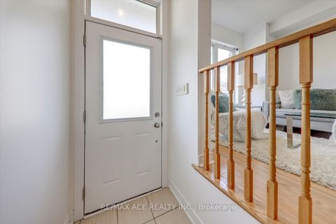 Photo 4 at 43 Kawneer Terrace, Dorset Park, Toronto