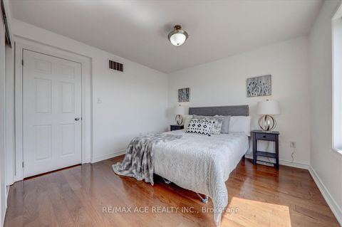 Photo 24 at 43 Kawneer Terrace, Dorset Park, Toronto