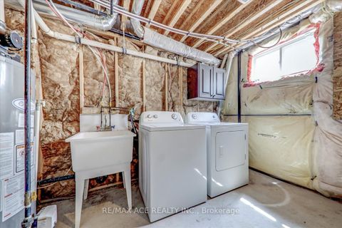 Photo 33 at 43 Kawneer Terrace, Dorset Park, Toronto